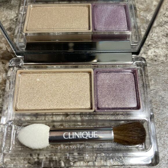 Clinique Colour Surge .07oz 102 Beach Plum Eye Shadow Duo Original Formula - Picture 2 of 4